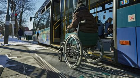 wheelchair public bus images    freepik