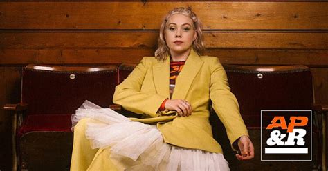 Hot Sexy Lauran Hibberd Bikini Pics