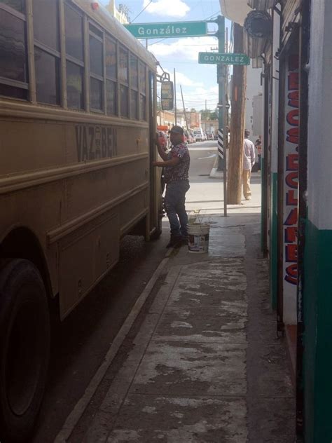 Chofer De La Ruta Perif Rico Es Captado Al Ayudar A Abuelito Usuarios