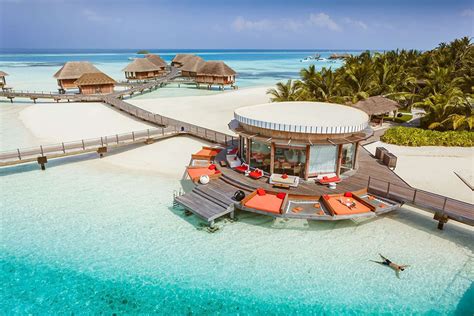 Best Surf Resorts In The Maldives 2024