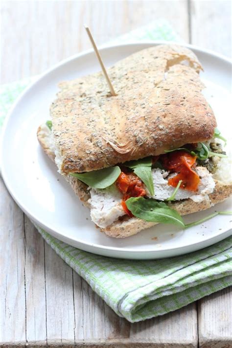 Kipsandwich With Pesto Arugula And Sun Dried Tomatoes