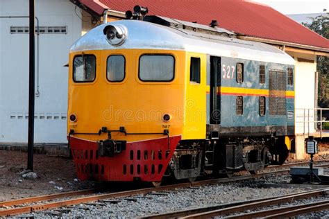 China Railways Df8 Diesel Locomotive Stock Image Image Of Freight