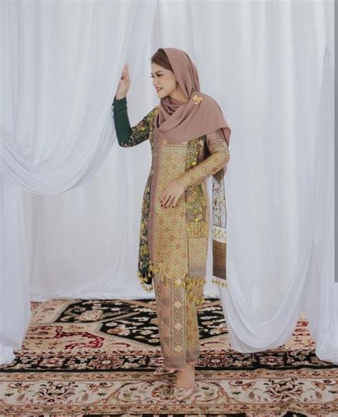 Potret Kahiyang Ayu Dengan Kain Songket Bungo Cantiknya Gak Ada Dua