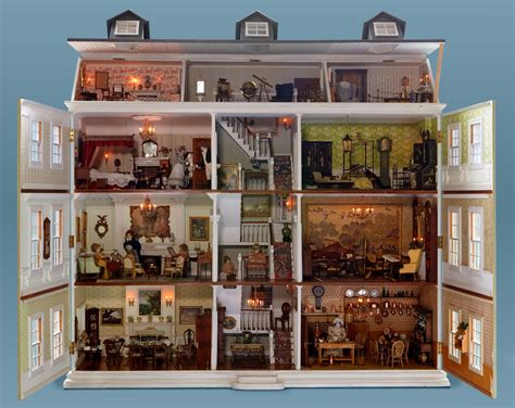 Exhibition Reveals Amazing World Of Miniatures With Intricately