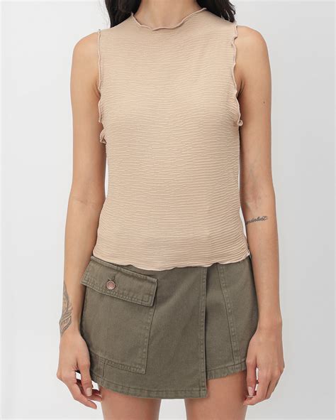 Riachuelo Regata Cropped Texturizada Em Ripple Bege Pool By Riachuelo