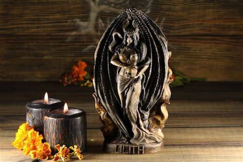 Lilith Statue Lilith Lilith Altar Ishtar Femme Fatale Goddess Statue