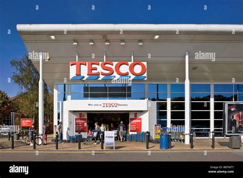 Tesco supermarket in Daventry Northamptonshire Stock Photo - Alamy