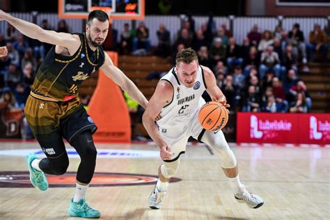 Basket La Bertram Tortona Soffre Nel Finale Ma Piega La Resistenza