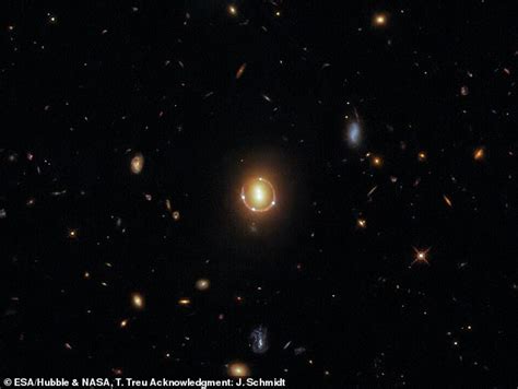 Stunning Einstein Ring Is Spotted By The Hubble Telescope 34 Billion