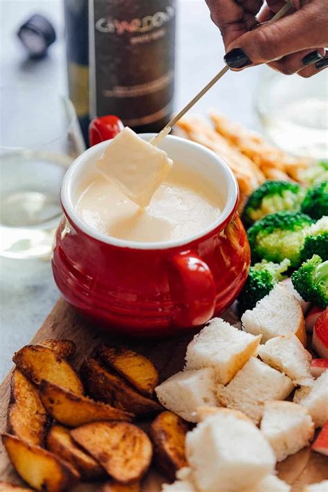 Easy Cheese Fondue Recipe With White Wine Is A Perfect Gourmet