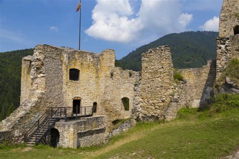 Gammalt Förstört Slottet Likava Slovakien Fotografering för Bildbyråer