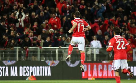 Benfica Triunfa Ante Portimonense Y Toma La Cima De La Liga NOS