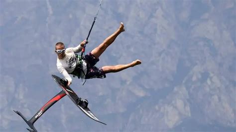 Volare Sullacqua Spettacolo Sul Garda Giornale Di Brescia