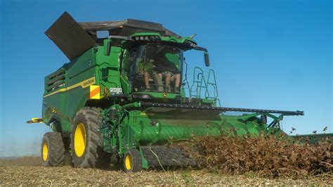 John Deere X9 1100 - Harvesting Carrot Seed - YouTube