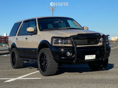 2000 Lincoln Navigator with 22x10 -24 Ballistic Rage and 33/12.5R22 AMP ...