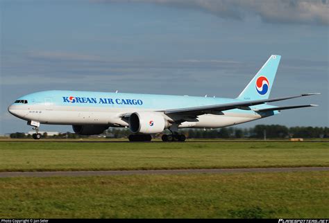 HL8251 Korean Air Boeing 777 FB5 Photo By Jan Seler ID 794843