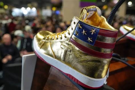 Trump Gold Sneakers 2024 - Kaja Salome