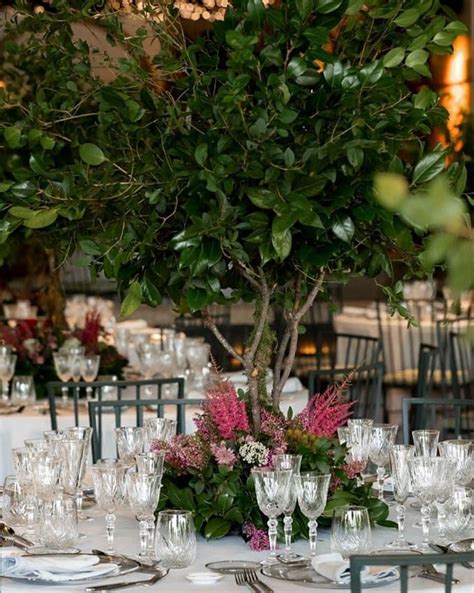 Apúntate A Los Centros De Mesa Altos En La Decoración De Tu Boda Foto 1