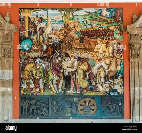 El Corredor Del Palacio Nacional Con El Famoso Mural De La Llegada De