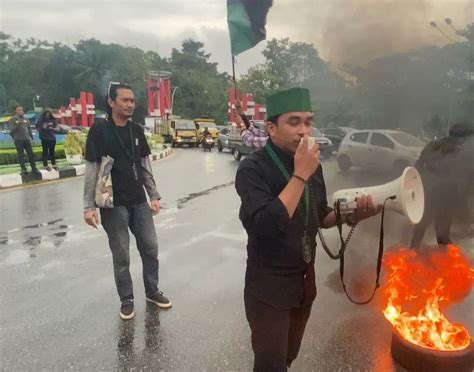 Gelar Aksi Unjuk Rasa Hmi Cabang Pontianak Soroti Kasus Pelangaran Ham