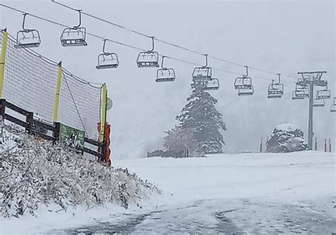 Premiers Flocons De Neige Sur La Station Du Mont Dore Et Le Sancy Le