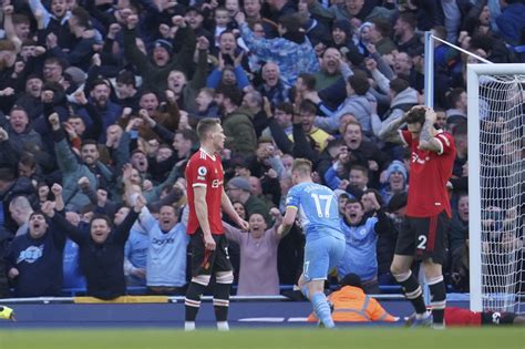 تاريخ مواجهات مانشستر يونايتد والسيتي قبل صدام اليوم بالدوري الإنجليزي