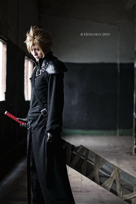 Cloud Strife - II | Cloud strife cosplay, Cloud strife, Cosplay