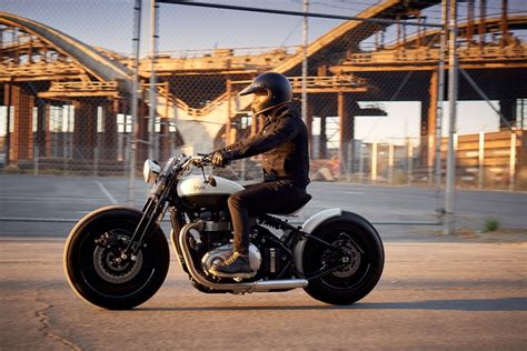 Triumph-Bonneville-Bobber-Custom-24 – BikeBound