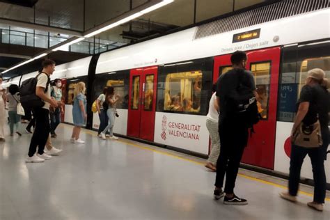 Cómo solicitar y renovar el abono gratuito para viajar en metro y