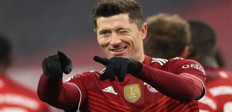 Lewandowski Vence Pr Mio De Melhor Jogador Do Mundo Pela Segunda Vez