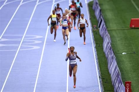 Kaylyn Browns Lead During World Record Mixed 4x400m Relay At Olympics