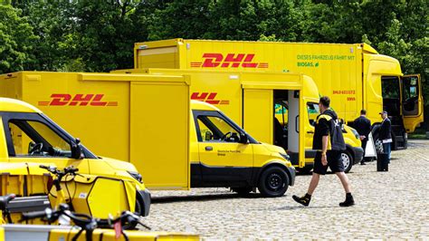 Dhl Bote Gibt Zu Zusteller Haben Schein Fertig Und Hauen Ab