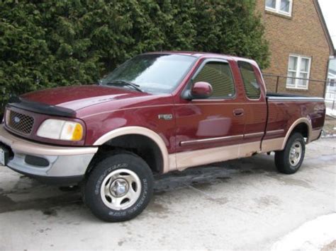 Sell Used 1997 Ford F 150 Xlt Extended Cab Pickup 3 Door 46l In Appleton Wisconsin United