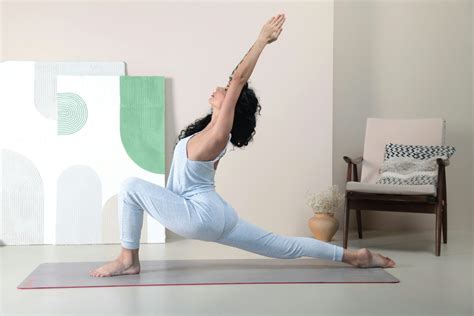 Dynamic Stretching vs. Static Stretching - Footsie Labs