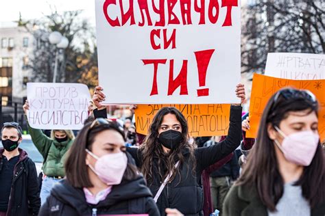 U Severnoj Makedoniji protest žena protiv onlajn seksualnog