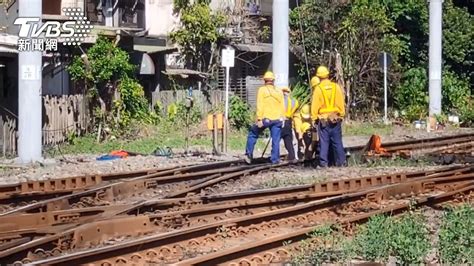 急壞了！基隆車站列車延誤 上班族快遲到│台鐵│號誌故障│tvbs新聞網