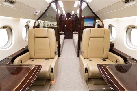 9-Falcon_900EX SN_19-Fwd_Interior_Looking_Aft-2 - Mesinger Jet Sales