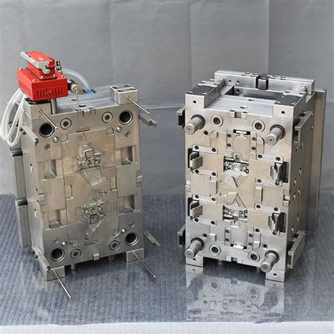 Automotive Molds Maker Automotive Plastic Injection Molding Company