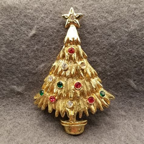 Signed Avante Gold Tone Christmas Tree Brooch With Rh Gem