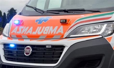 Scontro Auto Moto In A Gravemente Ferito Il Motociclista