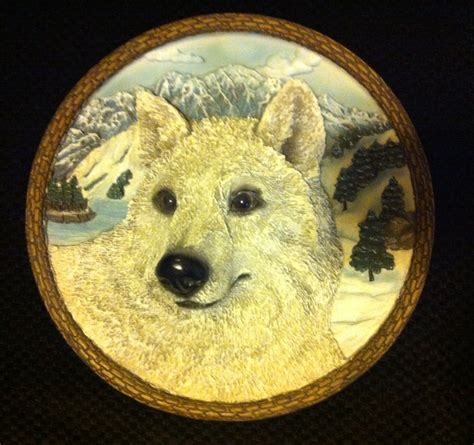 Vintage Wolf Plate / 3D Collectible / The White Wolf / Second issue / Faces of the Wild / White ...