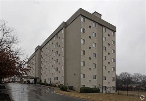 Riverwood Tower Apartments Madison Tn