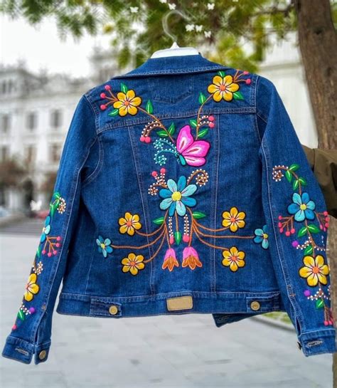 Pin by Luz Mary Navarro Peña on accesorios Denim jacket embroidery