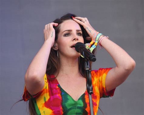 Glastonbury Festival Lana Del Rey Added To The Glastonbury 2020 Line Up