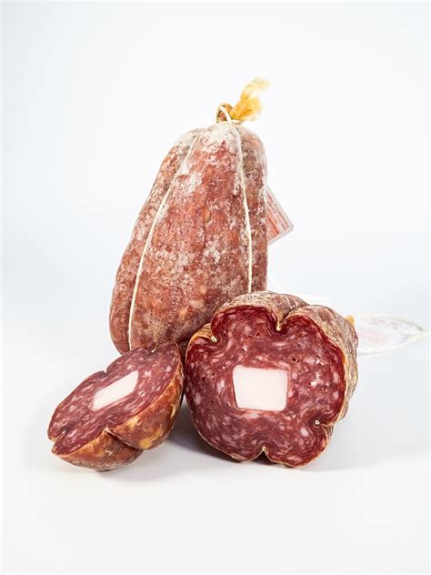 Campotosto Il Norcino Lavorazione Salumi Artigianale