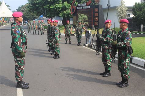 YONIF 6 MARINIR TUNJUKAN PUDD KHAS KEPADA TIM PENILAI BATALYON TELADAN