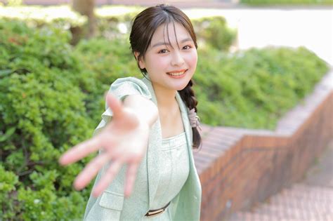 期待の若手女優・和内璃乃。一番落ち着く場所は古書店！ Wani Books Newscrunch（ニュースクランチ）