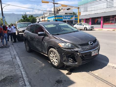 Omite alto y causa accidente múltiple La Verdad