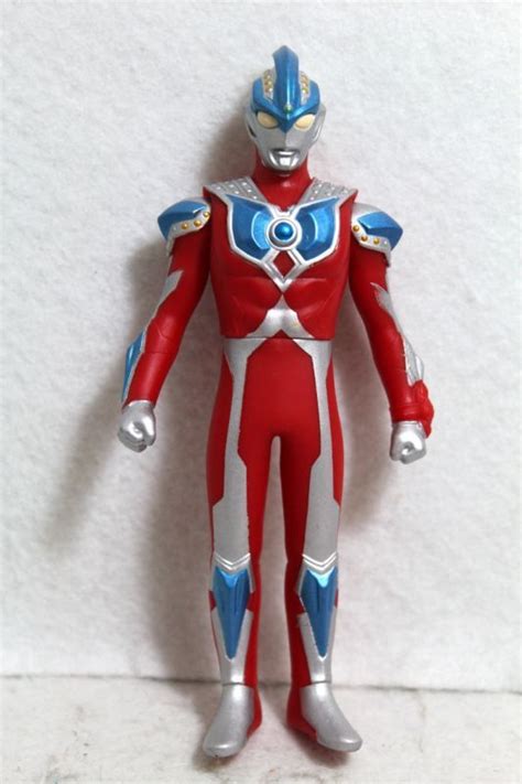 Spark Dolls Ultraman Ginga Strium