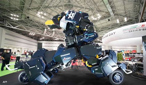 Japan show provides glimpse of robots as future of rescue efforts